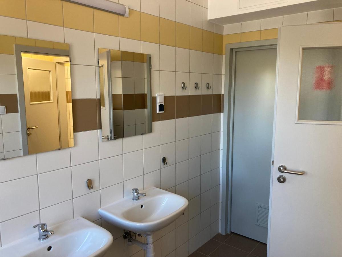 Hostel Przy Stadionie 亚沃日诺 外观 照片