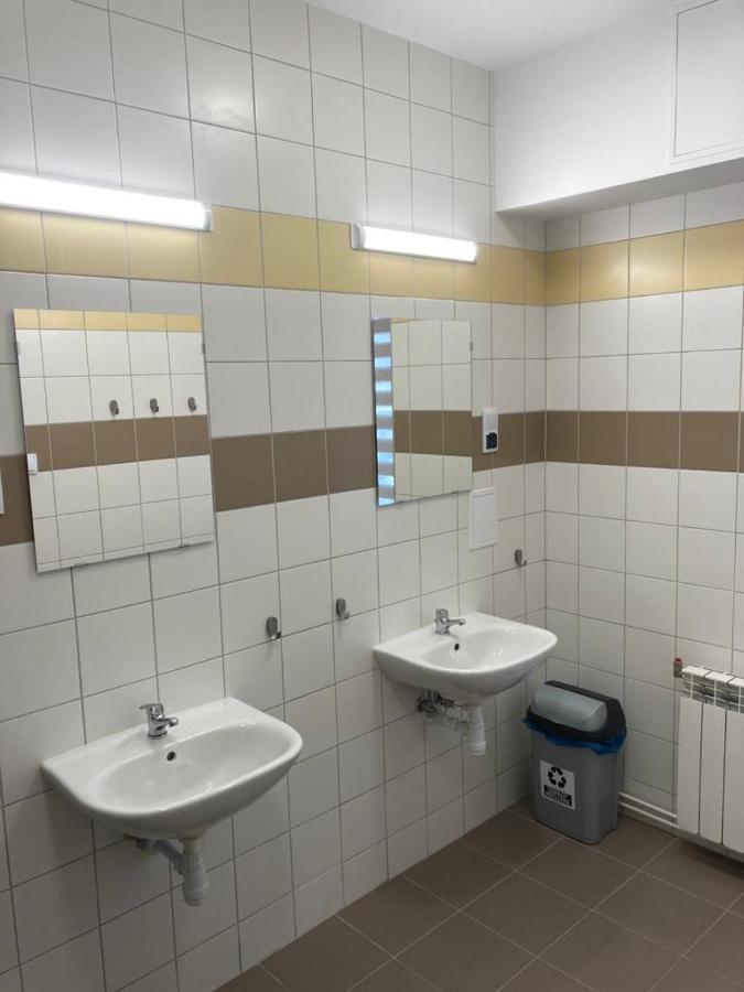 Hostel Przy Stadionie 亚沃日诺 外观 照片